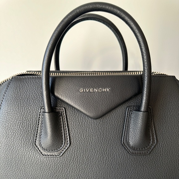 Givenchy Antigona Medium - Picture 10 of 15
